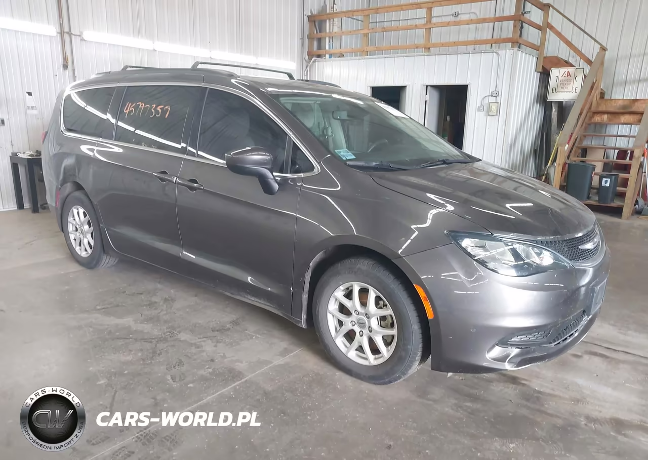 2021 Chrysler Voyager Lxi – zdjęcie 1 z 17