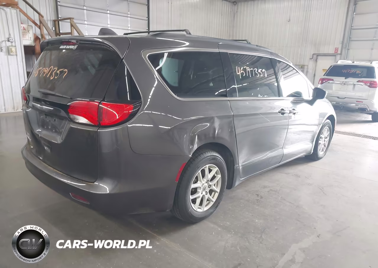 2021 Chrysler Voyager Lxi VIN:2C4RC1DG8MR512807 - 4