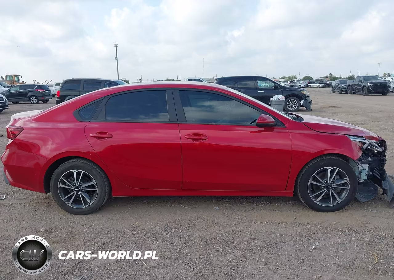 2022 Kia Forte Lxs VIN:3KPF24AD3NE490526 - 13
