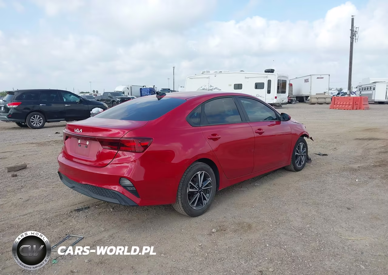 2022 Kia Forte Lxs VIN:3KPF24AD3NE490526 - 4
