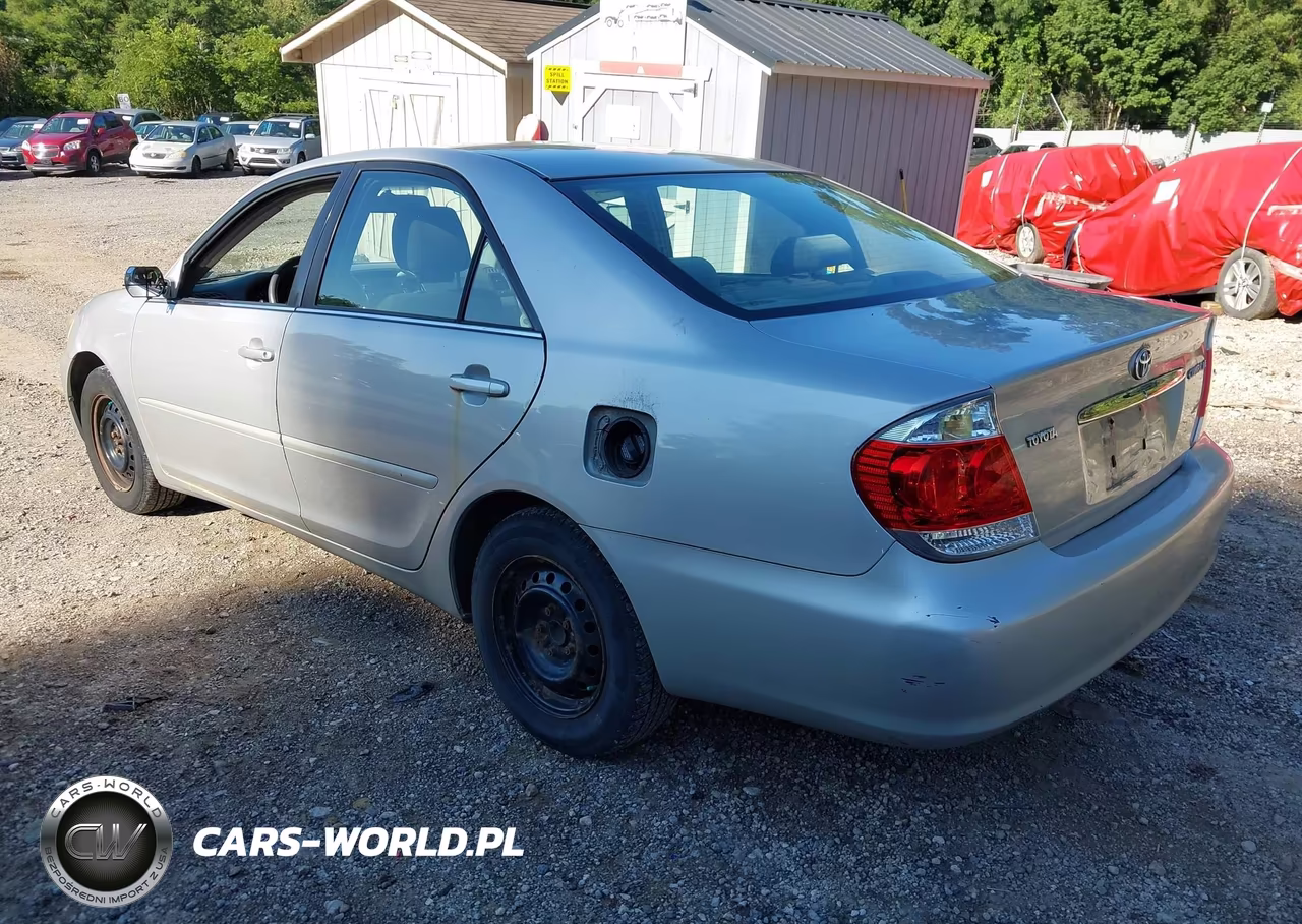 2005 Toyota Camry Le VIN:4T1BE30KX5U046198 - 3