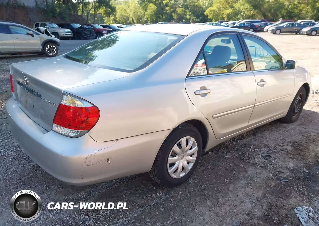 2005 Toyota Camry Le VIN:4T1BE30KX5U046198 - 4