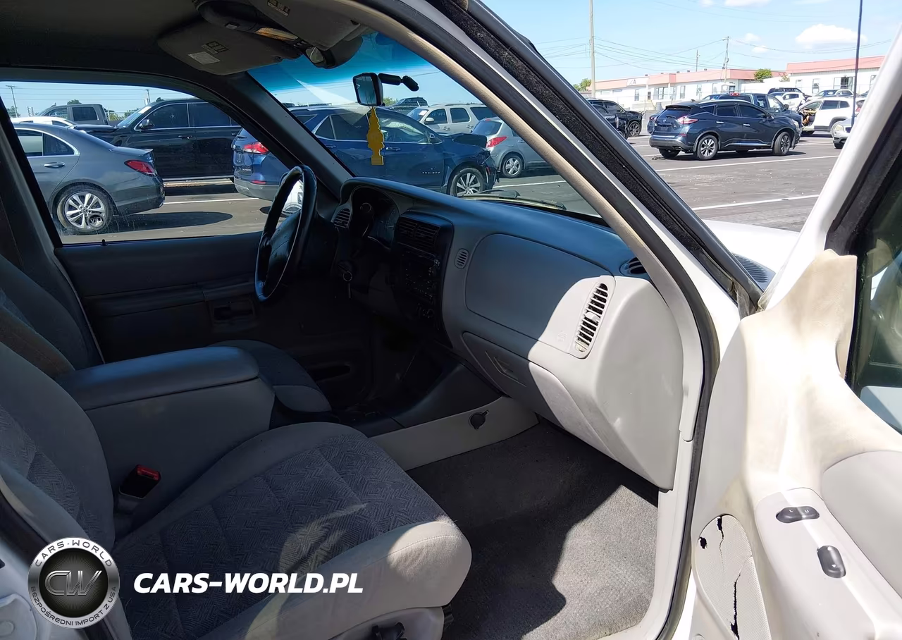 2001 Ford Explorer Xlt VIN:1FMZU83P61UB52292 - 5