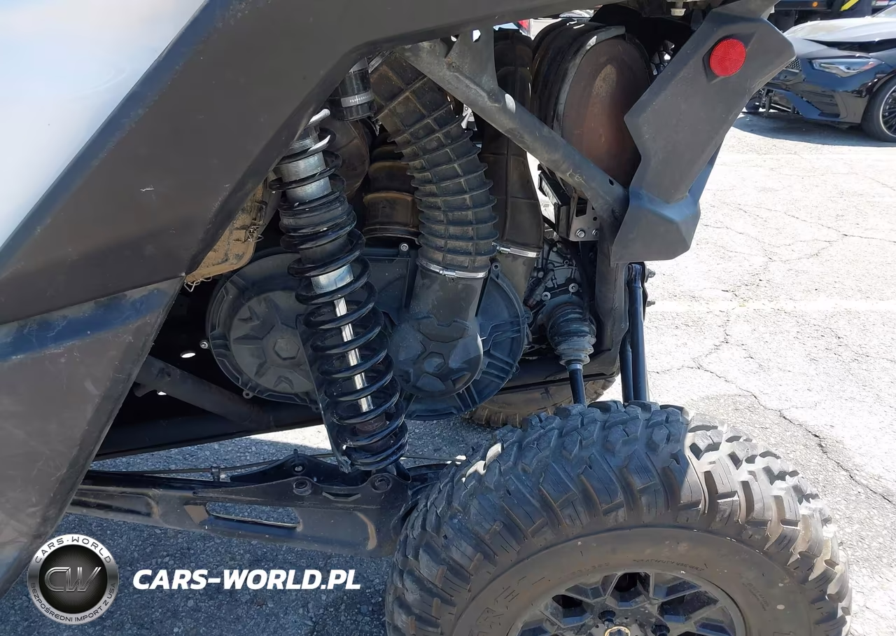2019 Can-Am Maverick X3 Max Turbo VIN:3JBVMAY20KK000584 - 9