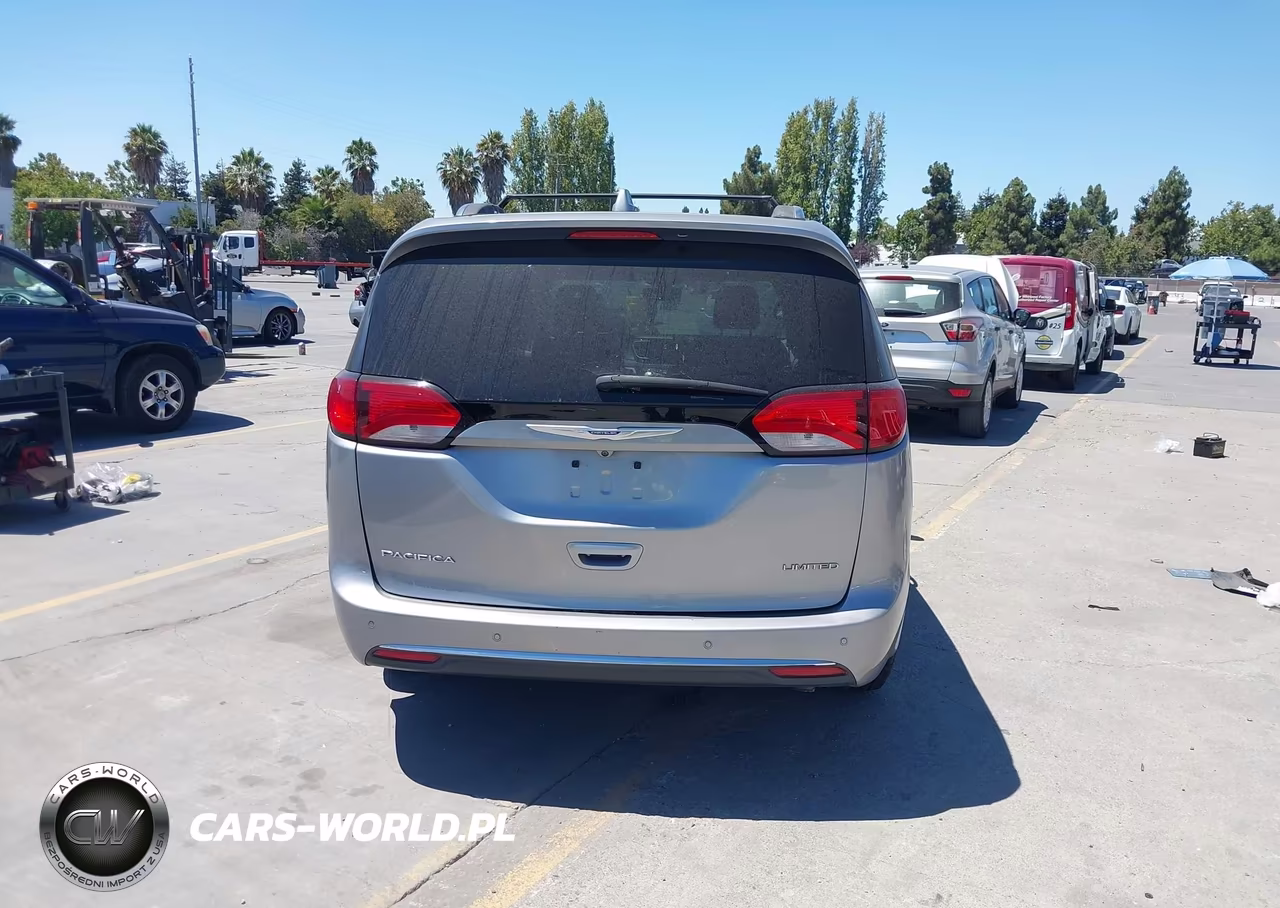 2018 Chrysler Pacifica Limited VIN:2C4RC1GG6JR320292 - 16