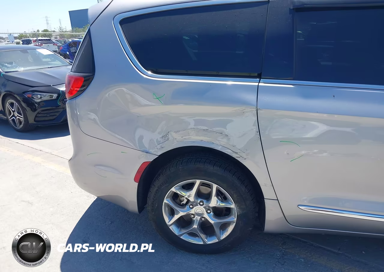 2018 Chrysler Pacifica Limited VIN:2C4RC1GG6JR320292 - 18