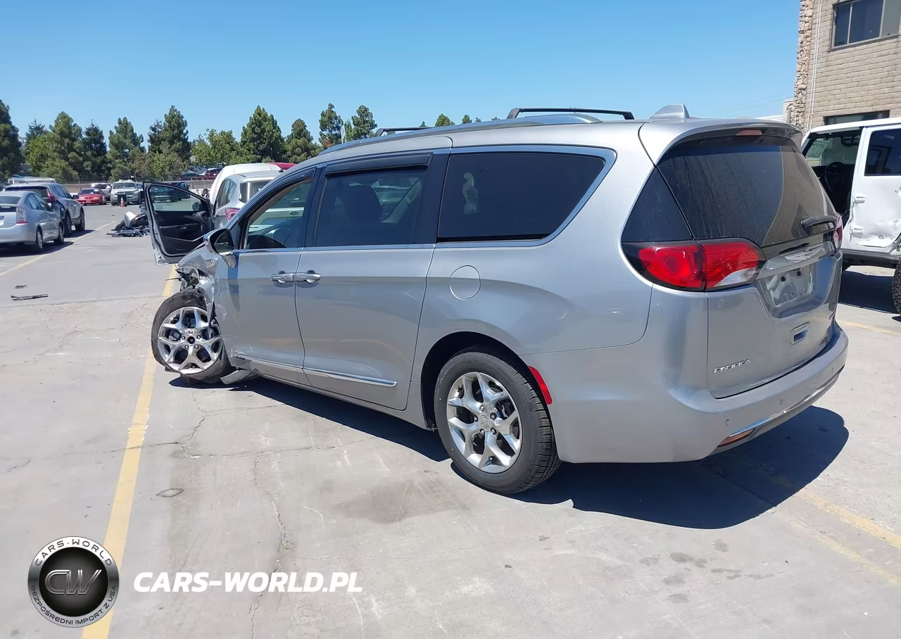 2018 Chrysler Pacifica Limited VIN:2C4RC1GG6JR320292 - 3