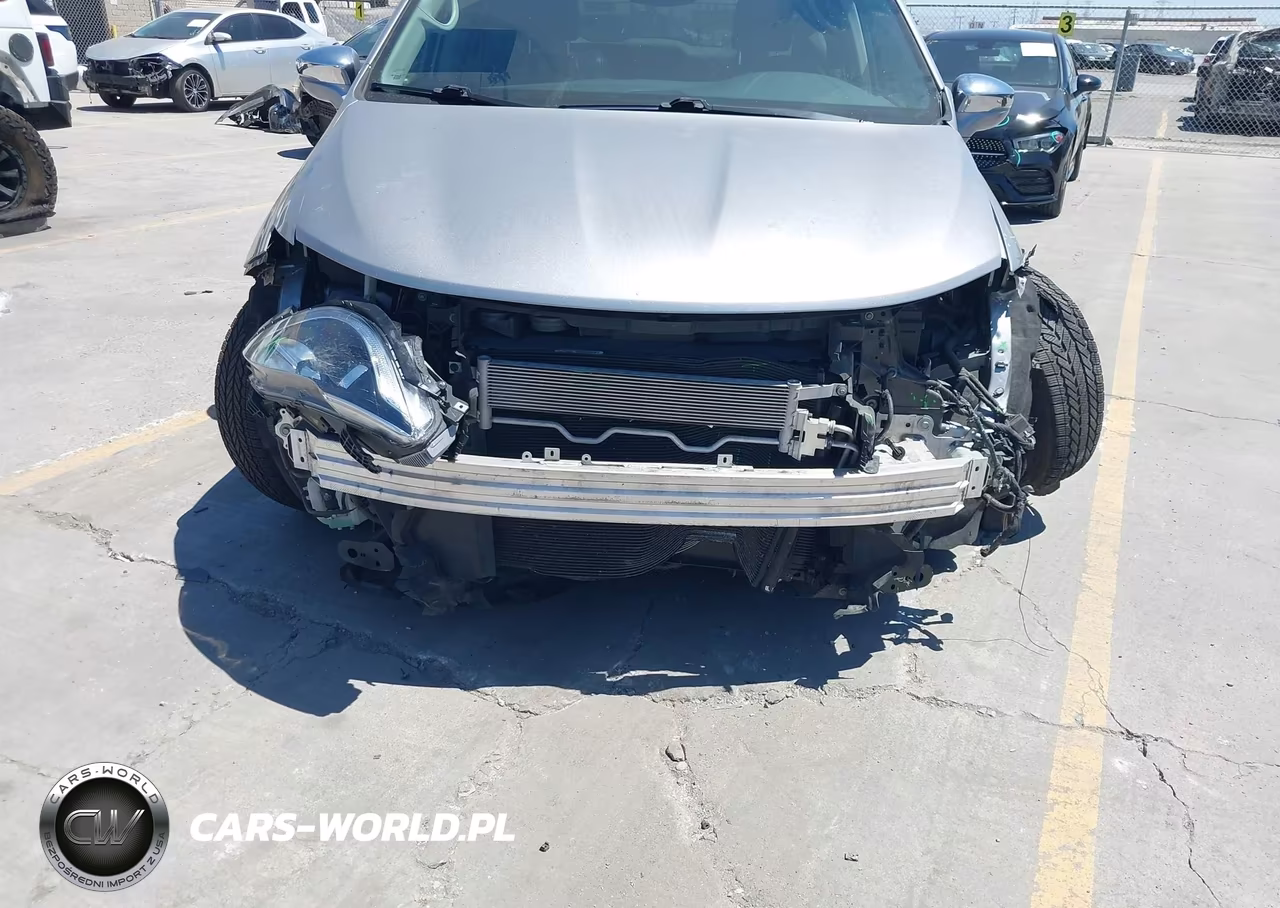 2018 Chrysler Pacifica Limited VIN:2C4RC1GG6JR320292 - 6