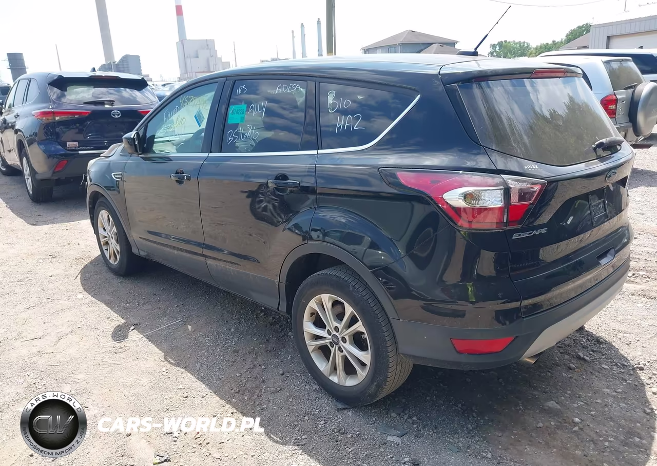 2017 Ford Escape Se VIN:1FMCU0GD9HUB51686 - 3