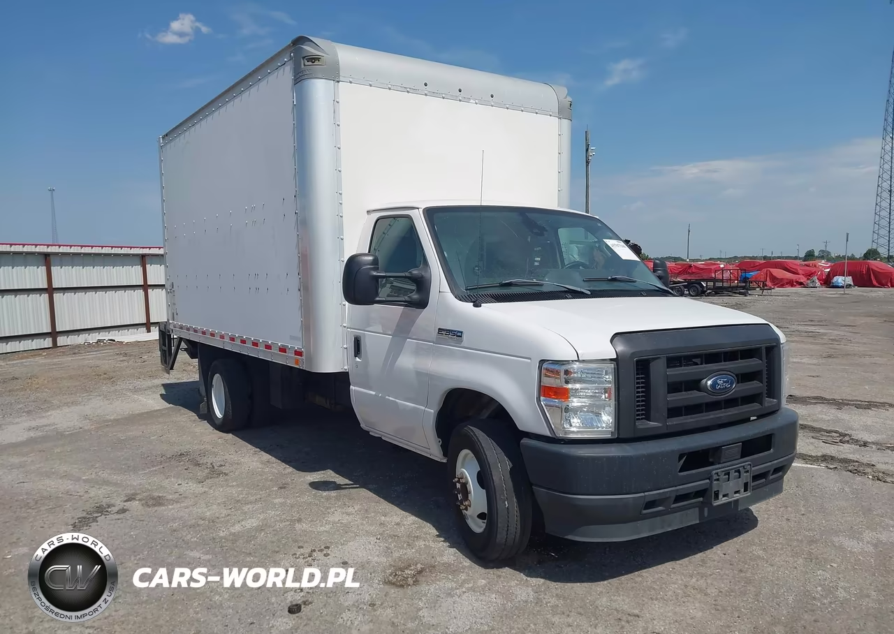 2022 Ford E-350 Cutaway