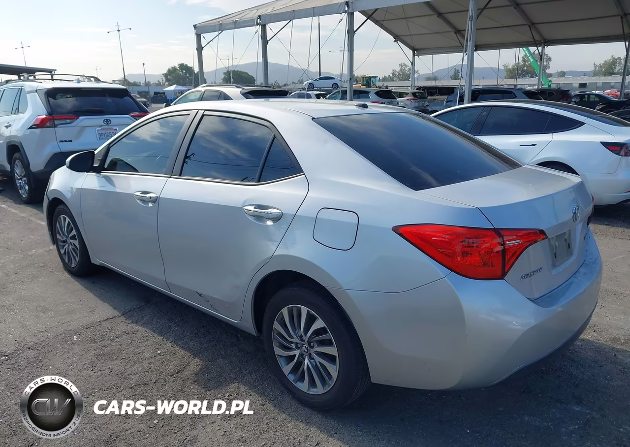 2017 Toyota Corolla Xle VIN:5YFBURHE3HP604371 - 3