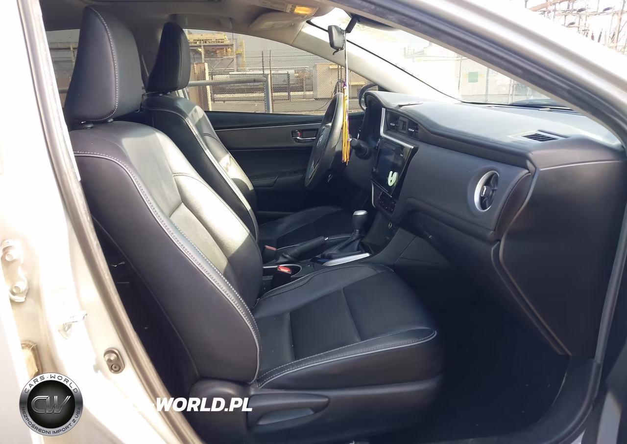 2017 Toyota Corolla Xle VIN:5YFBURHE3HP604371 - 5