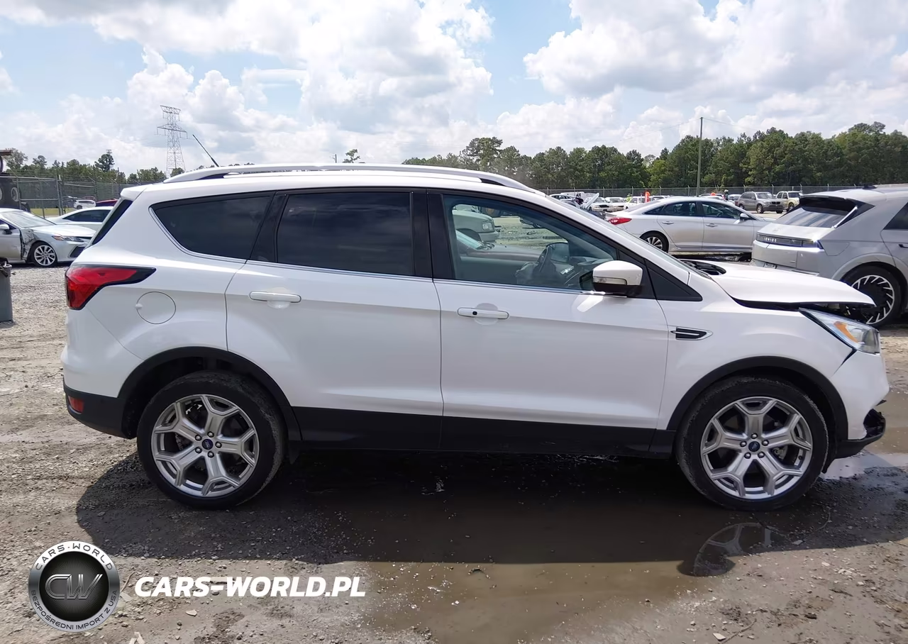 2019 Ford Escape Titanium VIN:1FMCU9J91KUA28190 - 13