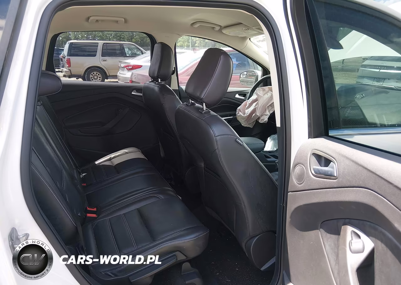 2019 Ford Escape Titanium VIN:1FMCU9J91KUA28190 - 8