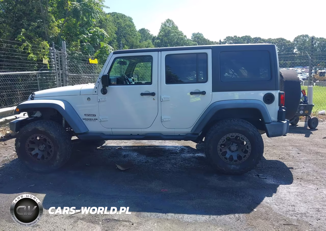 2015 Jeep Wrangler Unlimited Sport VIN:1C4BJWDG7FL703442 - 14