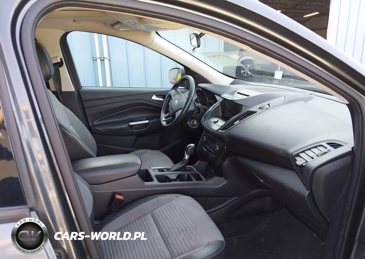 2017 Ford Escape Se VIN:1FMCU0G93HUA11886 - 5