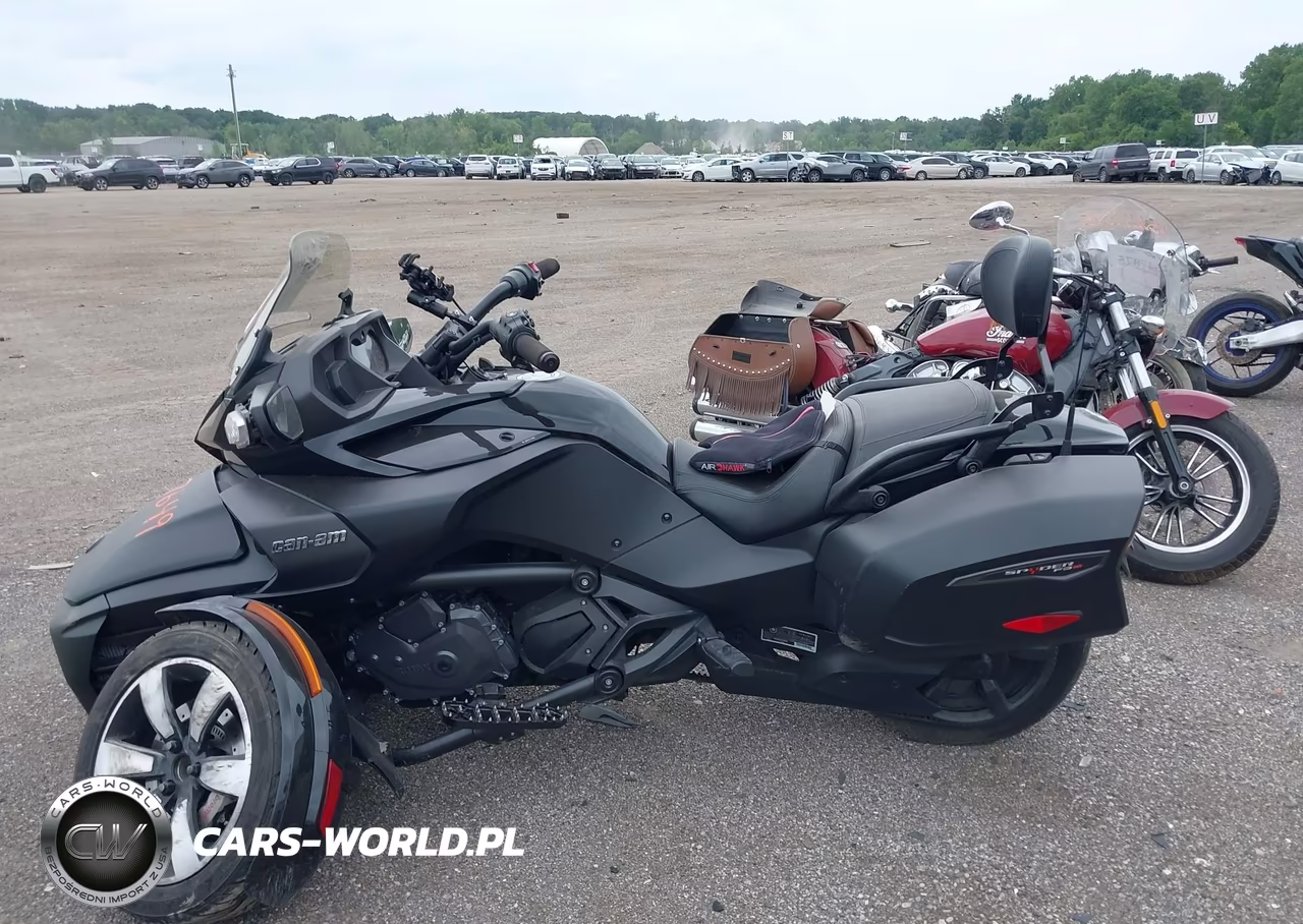 2017 Can-Am Spyder Roadster F3-T-Limited-Limited Spec VIN:2BXREDD22HV000828 - 13
