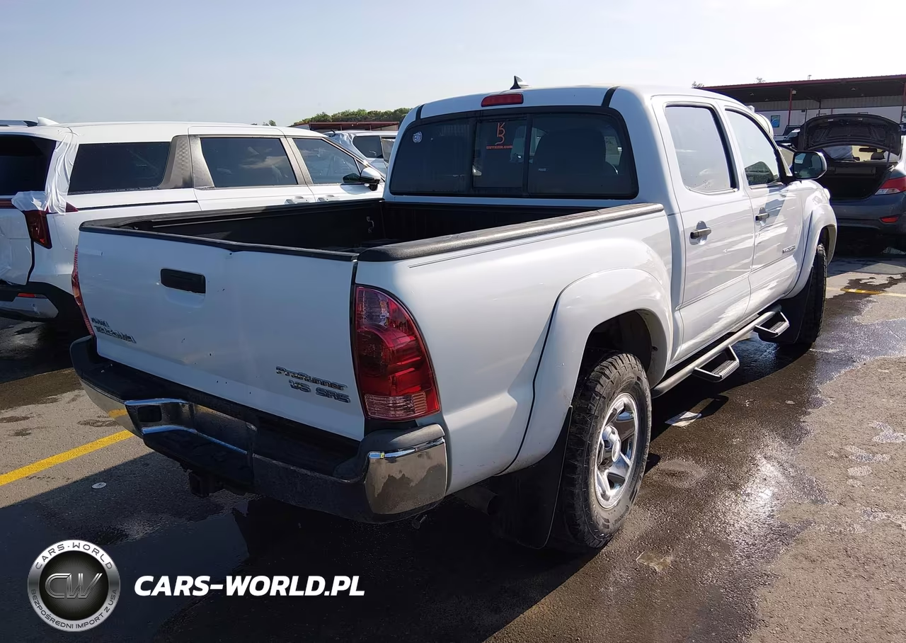 2015 Toyota Tacoma Prerunner V6 VIN:5TFJU4GN2FX064915 - 4