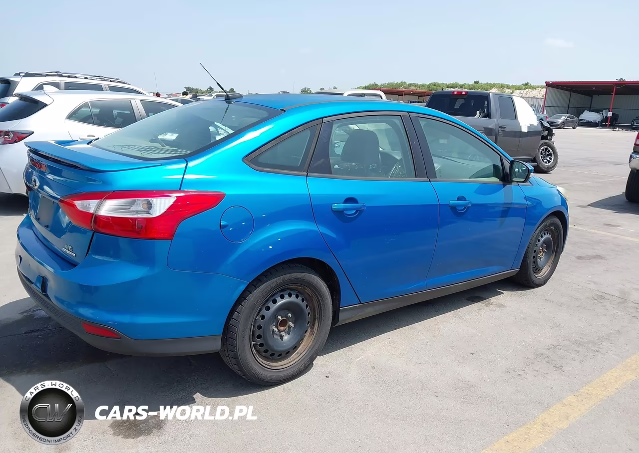 2013 Ford Focus Se VIN:1FADP3F26DL137901 - 4