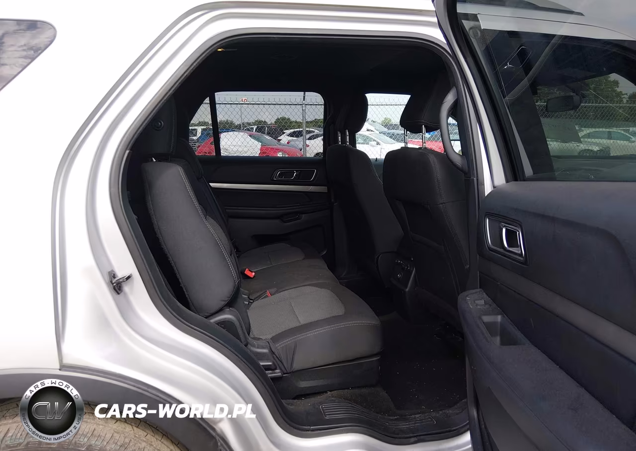 2018 Ford Explorer Xlt VIN:1FM5K7D81JGA34090 - 8
