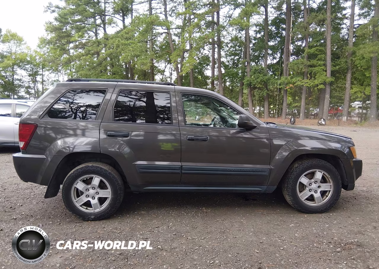 2005 Jeep Grand Cherokee Laredo VIN:1J4GR48K45C599647 - 13