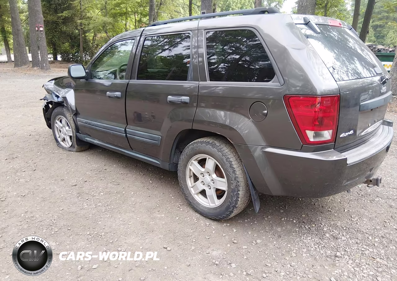 2005 Jeep Grand Cherokee Laredo VIN:1J4GR48K45C599647 - 3