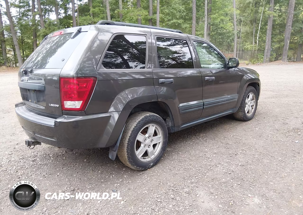 2005 Jeep Grand Cherokee Laredo VIN:1J4GR48K45C599647 - 4