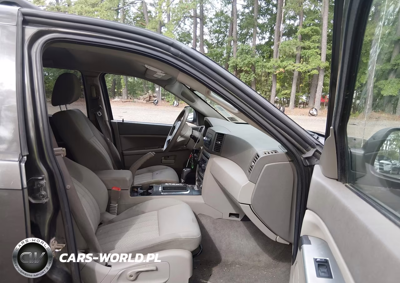 2005 Jeep Grand Cherokee Laredo VIN:1J4GR48K45C599647 - 5