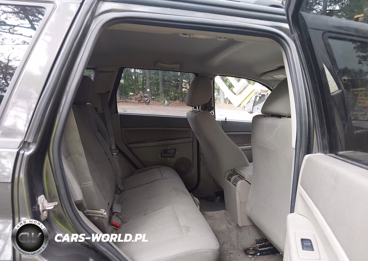 2005 Jeep Grand Cherokee Laredo VIN:1J4GR48K45C599647 - 8