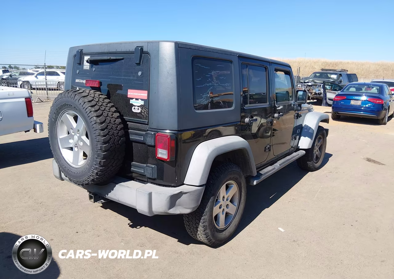 2008 Jeep Wrangler Unlimited X VIN:1J4GA39138L584889 - 4