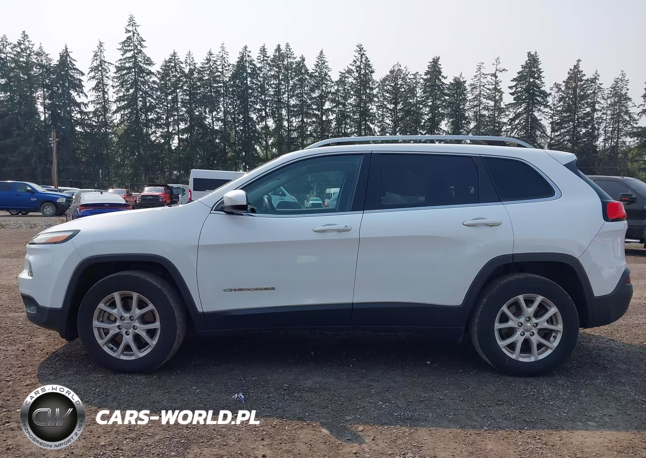 2018 Jeep Cherokee Latitude 4X4 VIN:1C4PJMCB9JD528663 - 14