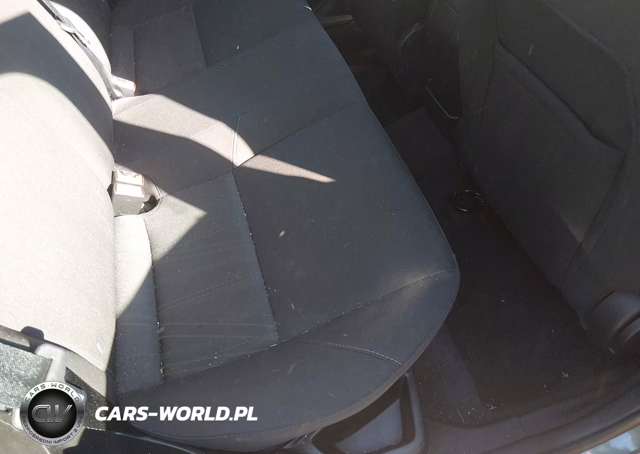 2017 Ford Focus Se VIN:1FADP3F21HL330544 - 8