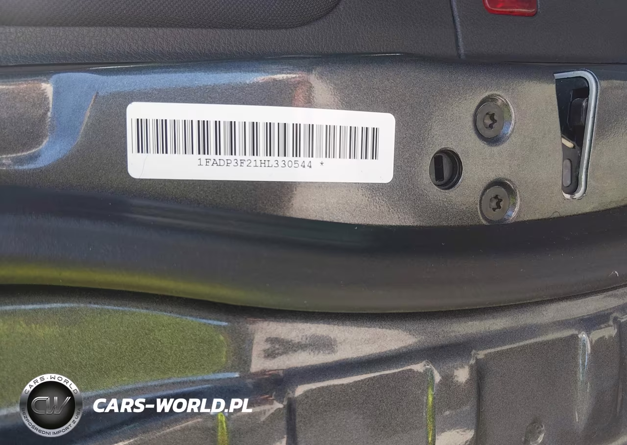 2017 Ford Focus Se VIN:1FADP3F21HL330544 - 9