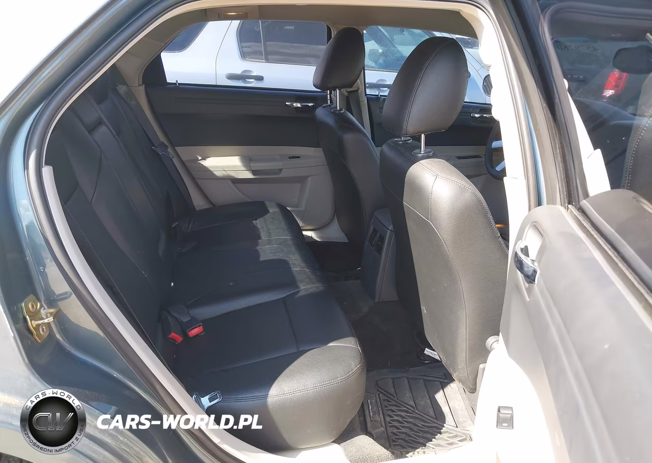 2006 Chrysler 300 VIN:2C3KA43R56H329308 - 8