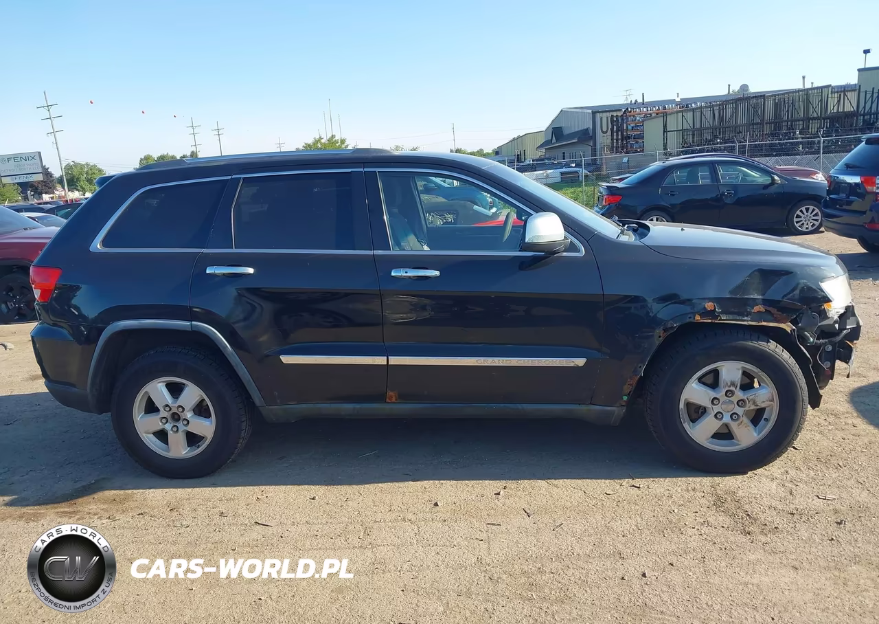 2011 Jeep Grand Cherokee Laredo VIN:1J4RR4GG0BC525627 - 13