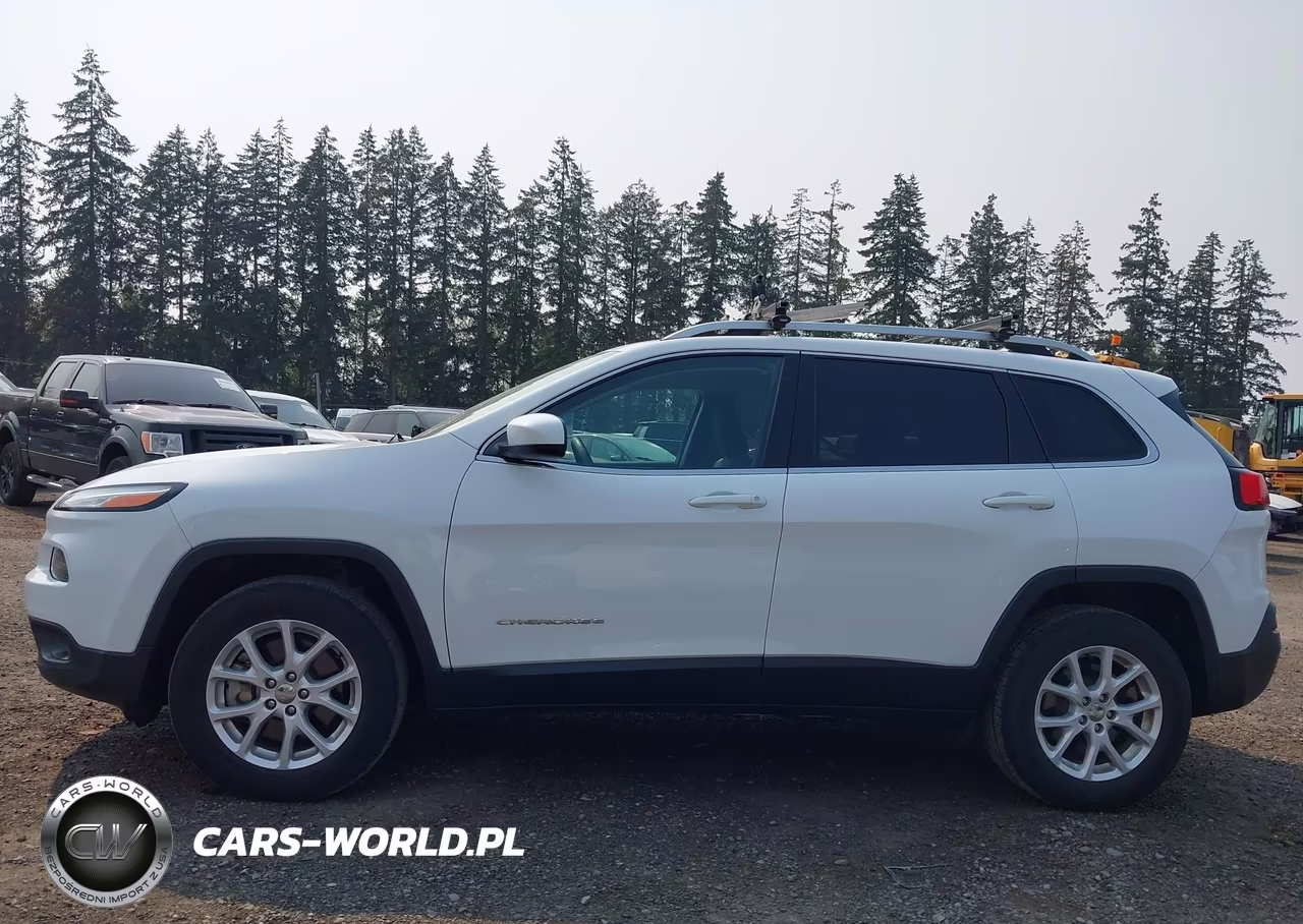 2018 Jeep Cherokee Latitude 4X4 VIN:1C4PJMCB3JD528660 - 14