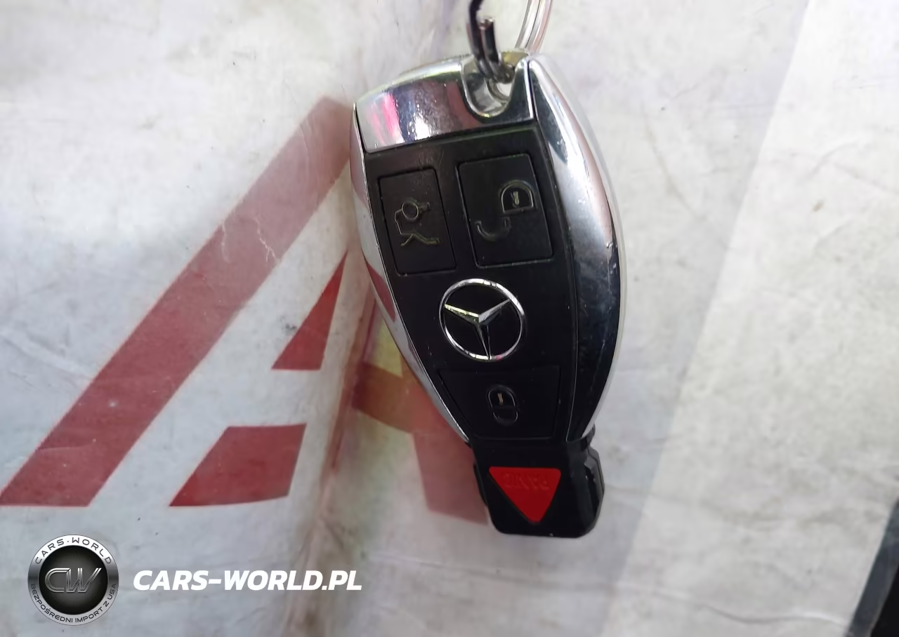 2018 Mercedes-Benz C 300 VIN:55SWF4JB6JU266320 - 11