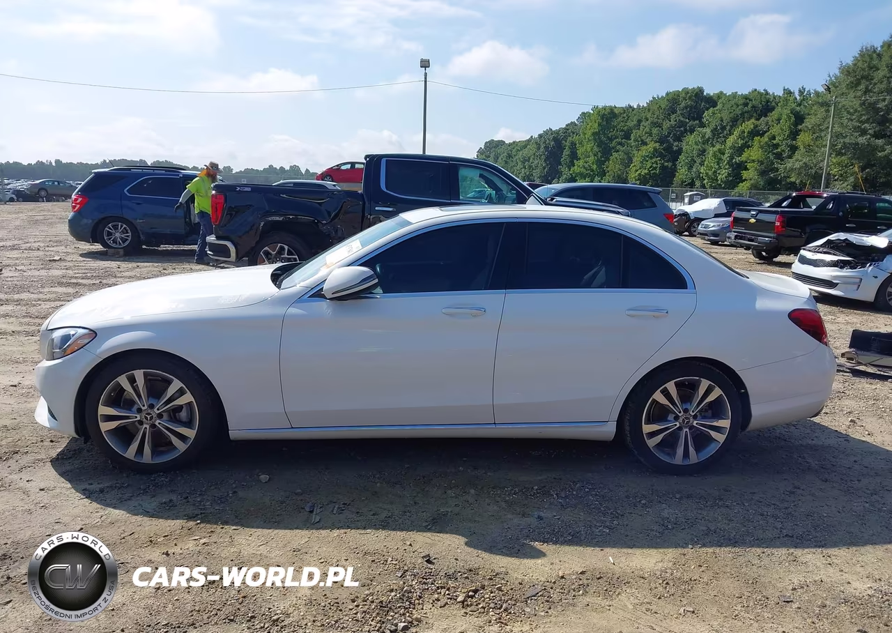 2018 Mercedes-Benz C 300 VIN:55SWF4JB6JU266320 - 15