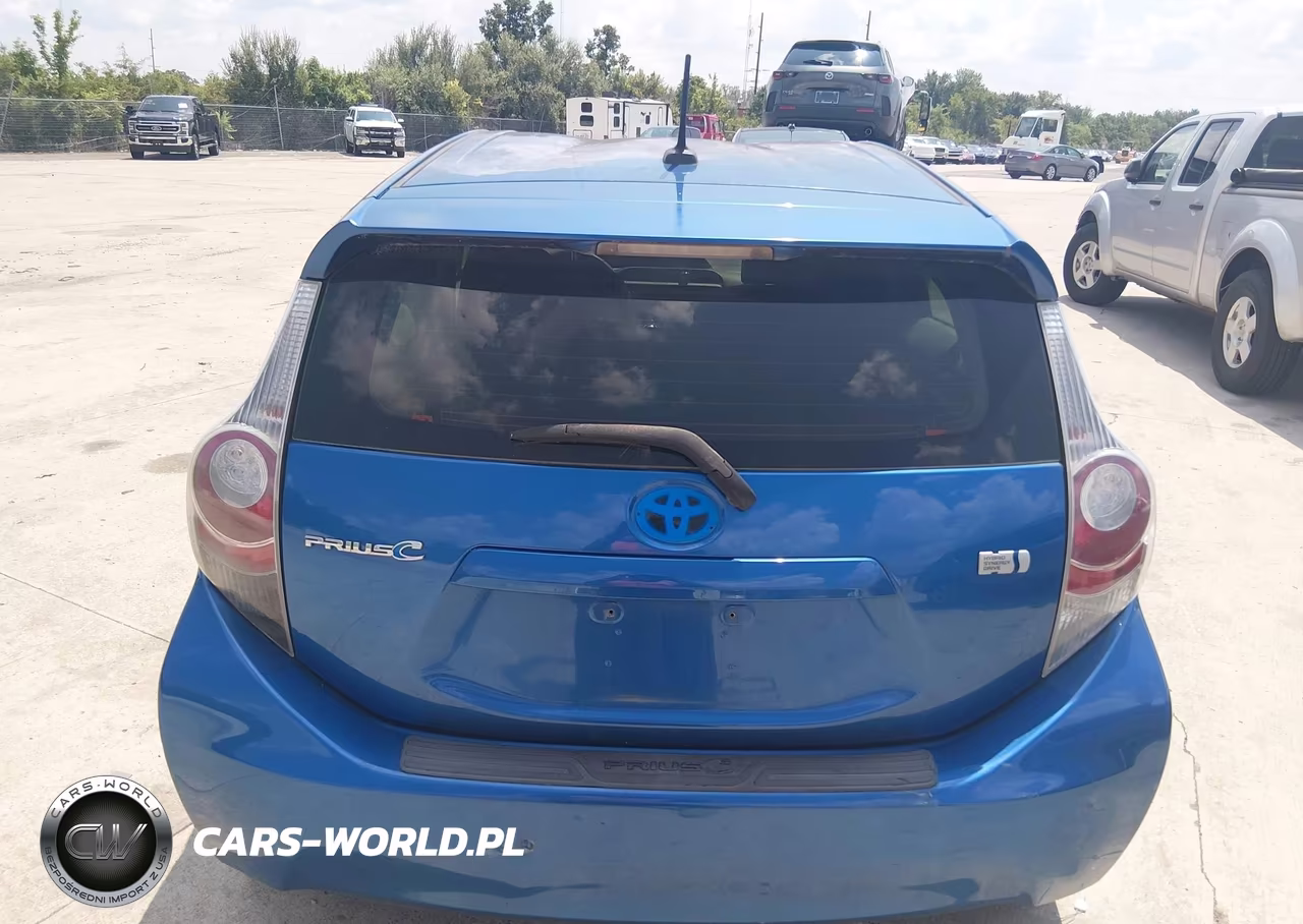 2013 Toyota Prius C Three VIN:JTDKDTB35D1534763 - 16