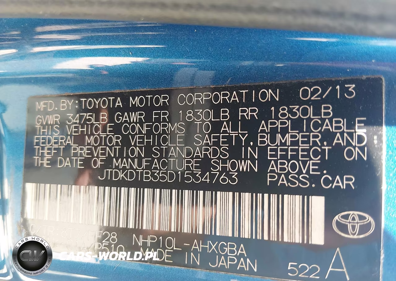 2013 Toyota Prius C Three VIN:JTDKDTB35D1534763 - 9