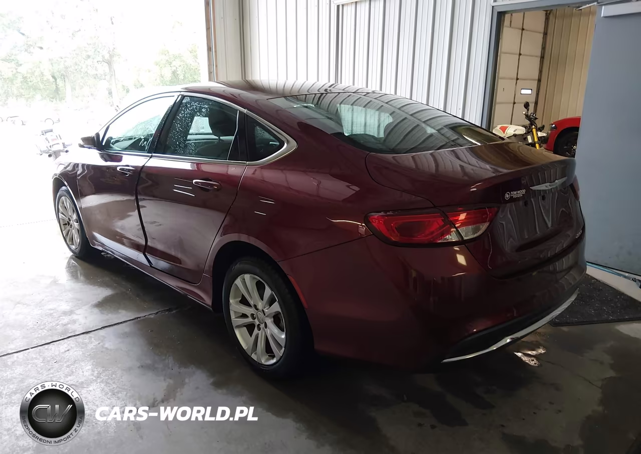 2015 Chrysler 200 Limited VIN:1C3CCCAB0FN685719 - 3