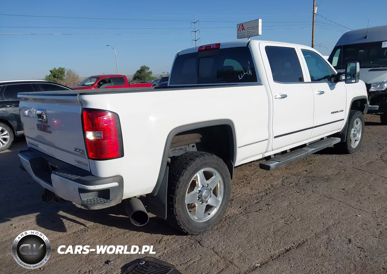 2015 GMC Sierra 2500Hd Denali VIN:1GT120E89FF135528 - 4