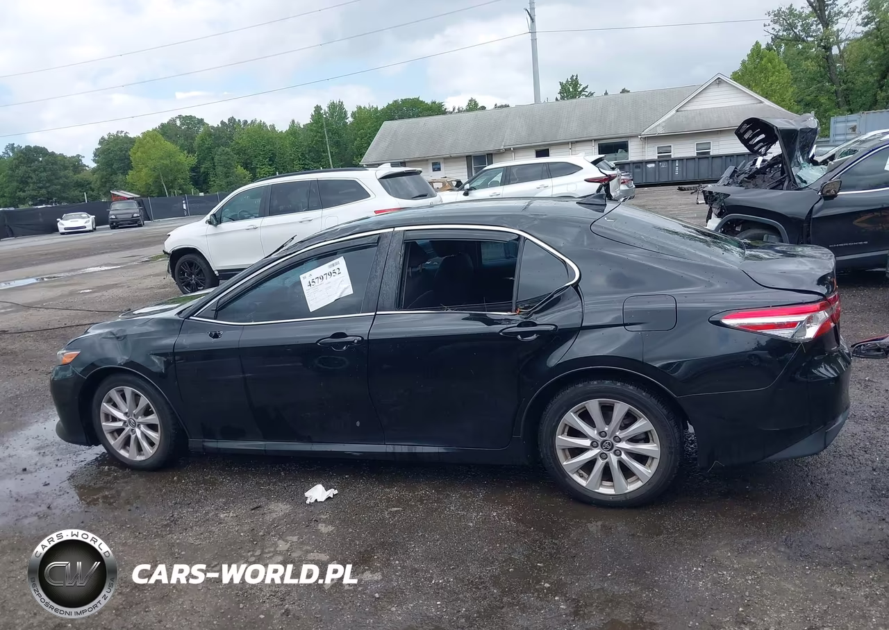 2019 Toyota Camry Le VIN:4T1B11HK3KU186318 - 13