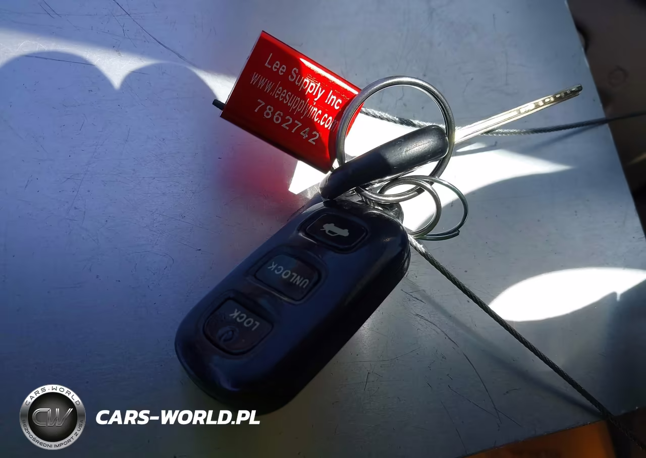 2002 Toyota Camry Le VIN:JTDBE32K420110644 - 11