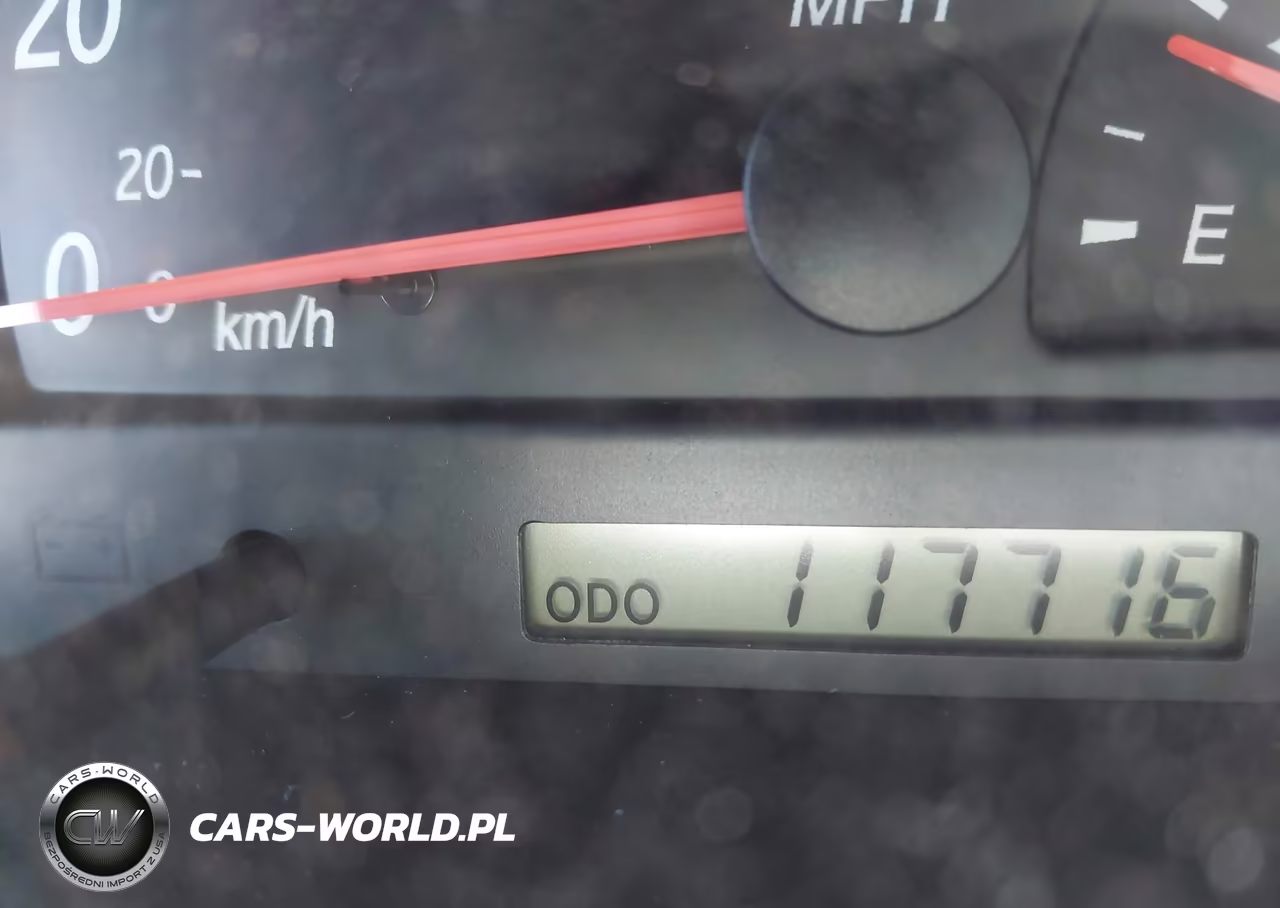 2002 Toyota Camry Le VIN:JTDBE32K420110644 - 7