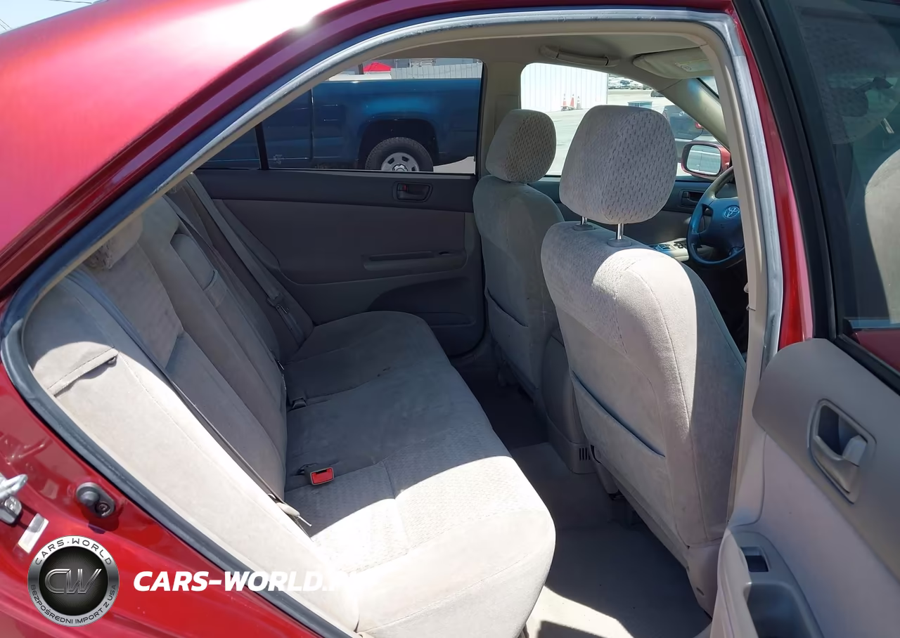 2002 Toyota Camry Le VIN:JTDBE32K420110644 - 8