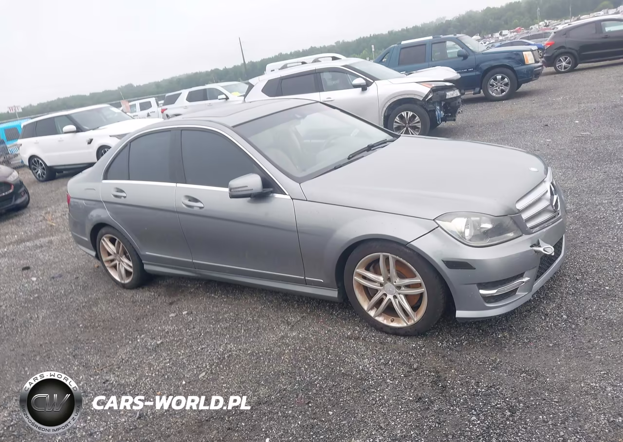 2013 Mercedes-Benz C 300 Sport 4Matic VIN:WDDGF8AB0DR284250 - 13