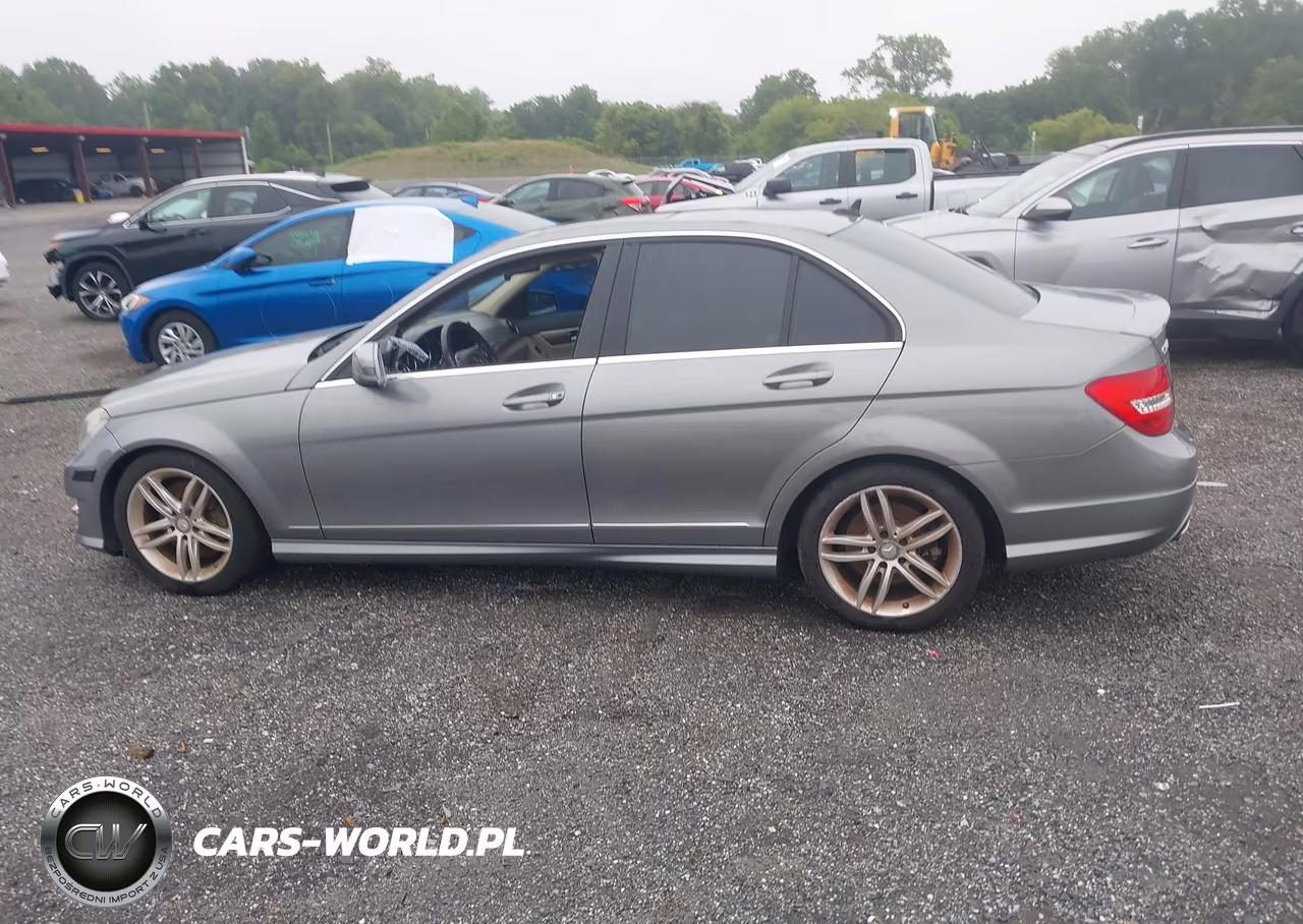 2013 Mercedes-Benz C 300 Sport 4Matic VIN:WDDGF8AB0DR284250 - 14