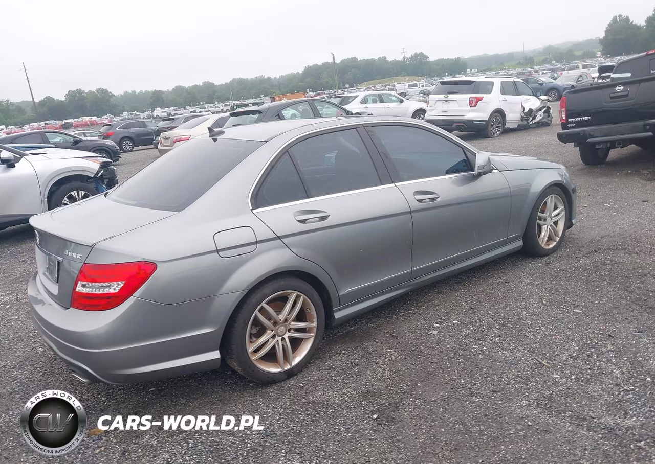2013 Mercedes-Benz C 300 Sport 4Matic VIN:WDDGF8AB0DR284250 - 4