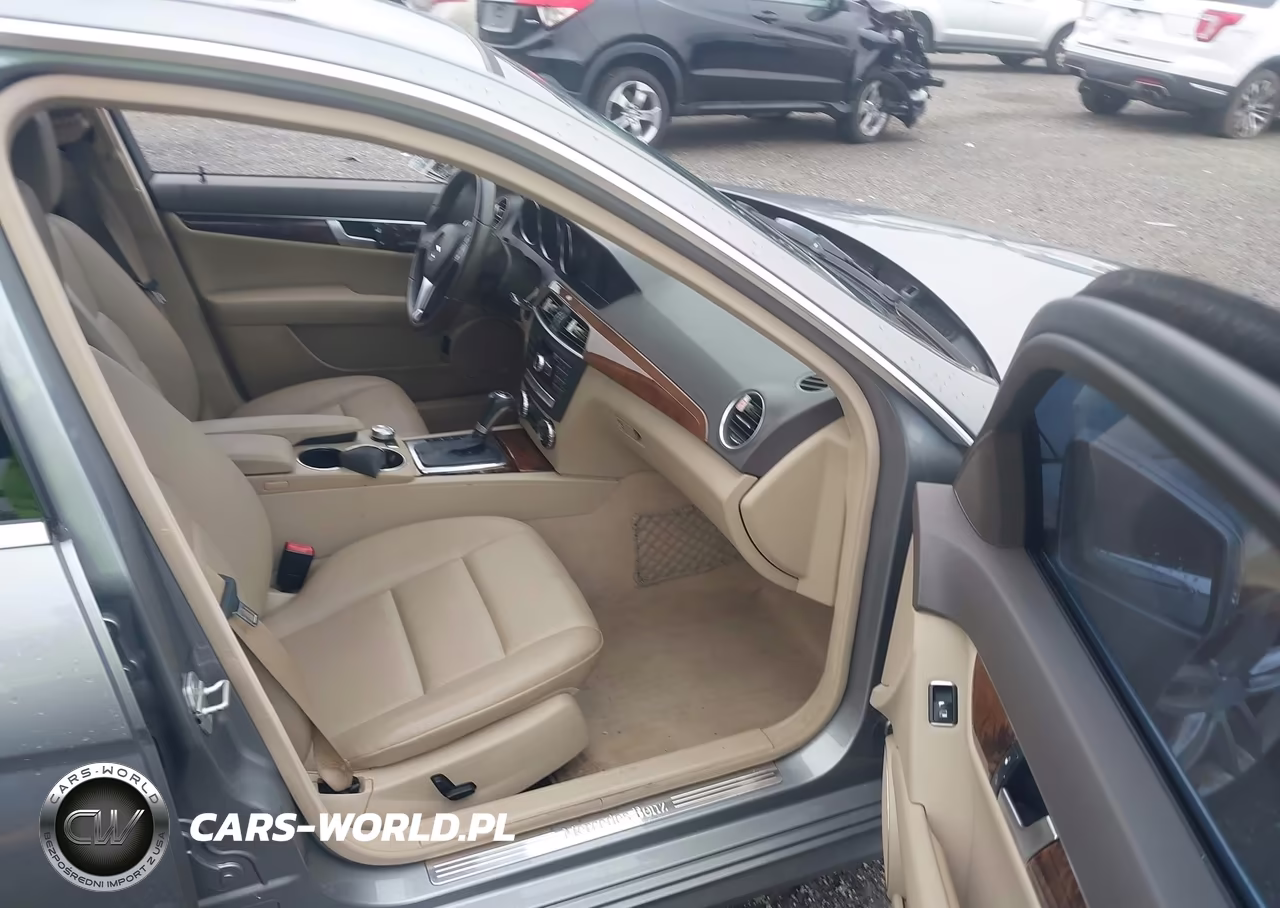 2013 Mercedes-Benz C 300 Sport 4Matic VIN:WDDGF8AB0DR284250 - 5
